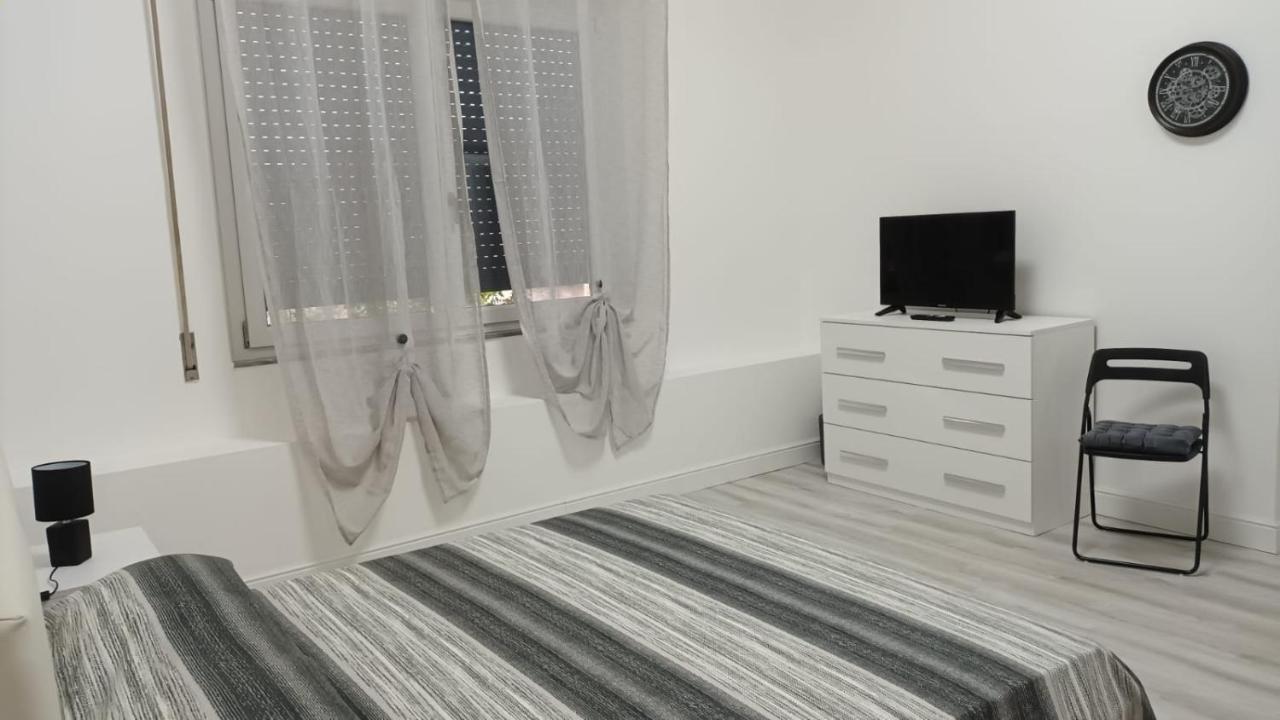 La Laguna Rooms Sant'Antioco Bagian luar foto