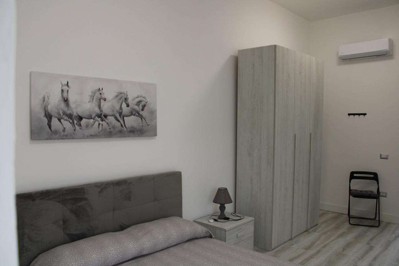 La Laguna Rooms Sant'Antioco Bagian luar foto
